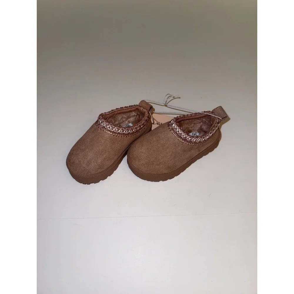 Olivia & Kate Girls Slippers Size 5 Pink Faux Fur Cozy Slip On NEW